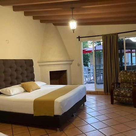 Hotel Maria Emilia Cuernavaca Amatitlan Exterior foto